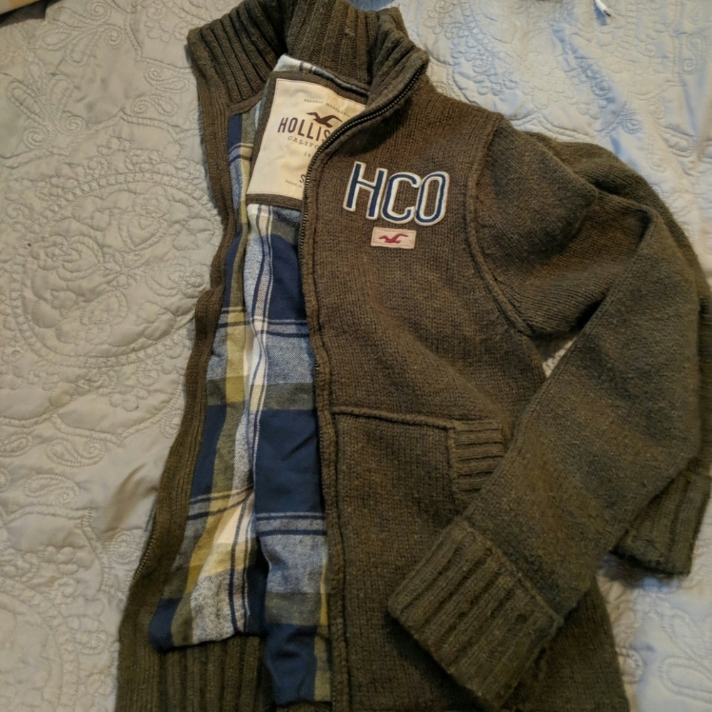 Hollister sweater